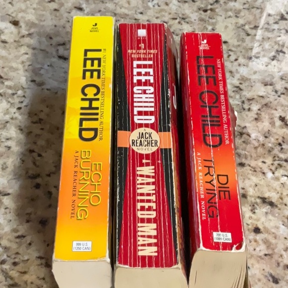 Lee Child 3 paperback books. See photo for novel names. - Picture 1 of 1